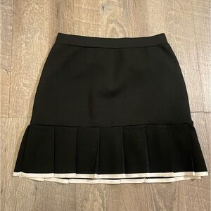 Preppy & Casual Black Skirt